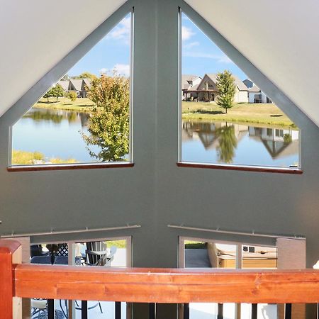 Boho Bungalow On The Pond W/ Hot Tub Arnolds Park Eksteriør billede